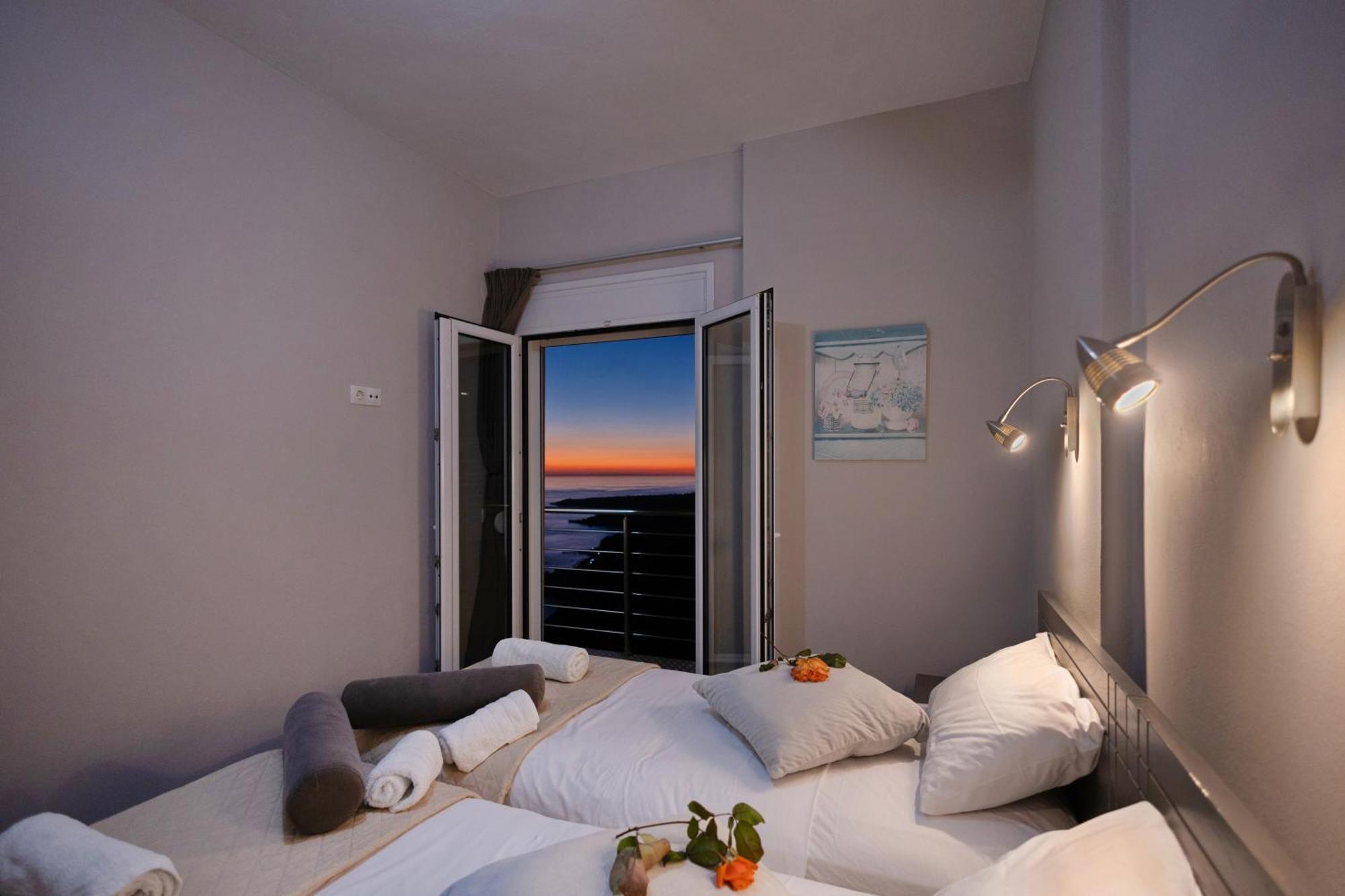 Akrotiri Panorama- Luxury Rental Apartments With Sea View Rodakino Exterior foto